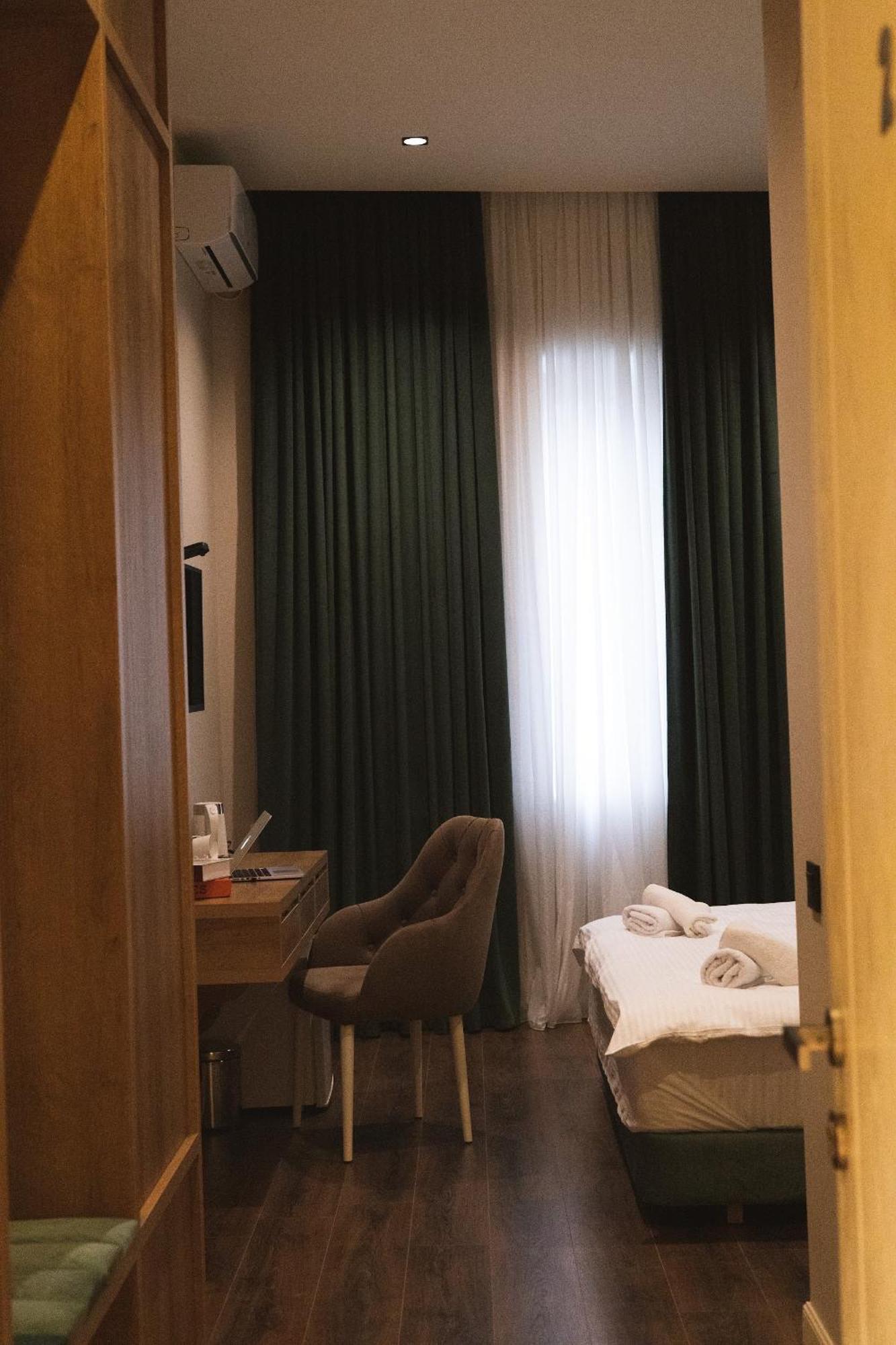 Central Hotel קוטאיסי מראה חיצוני תמונה